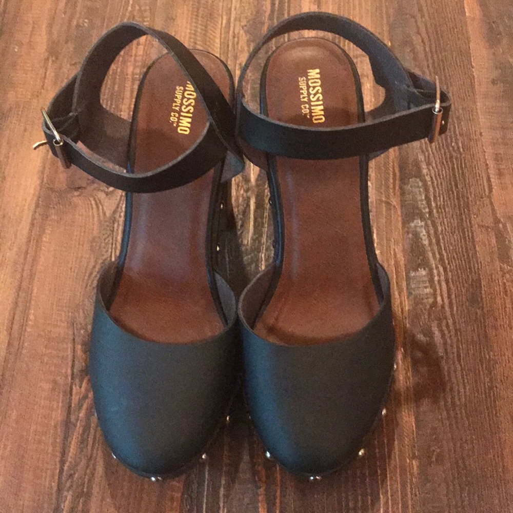 Missing Black platform chunky heels